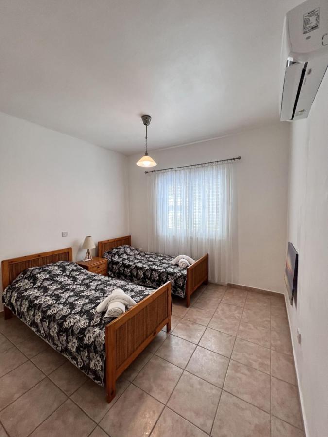 Pafia Sunbeach Townhouse Paphos Exterior foto